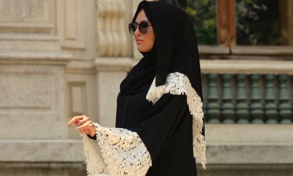 Tesettür Giyimin Gözdesi Ferace Modelleri Aysha