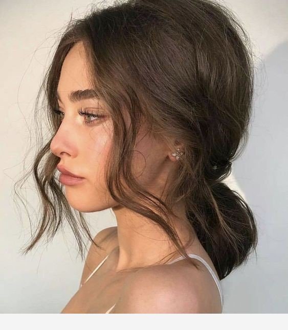 düşük dağınık topuz saç modeli düşük dağınık topuz saç modeli