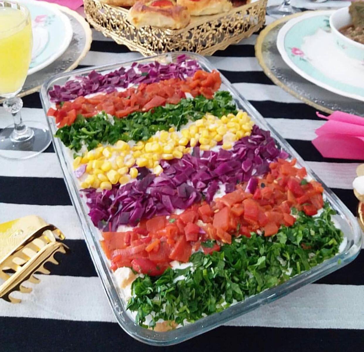 Tavuklu Etimek Salatası Tavuklu Etimek Salatası